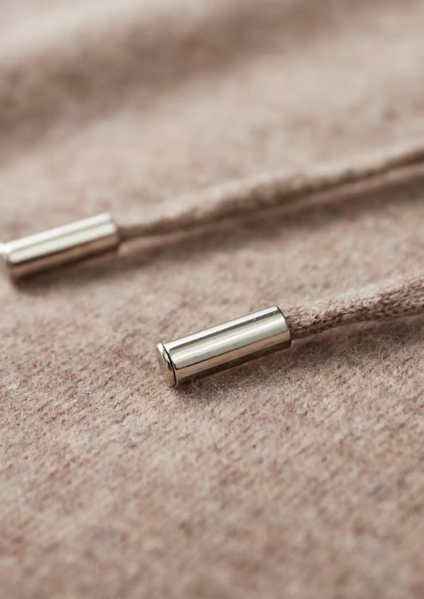 Herre loungesæt i blød uldblend – hættetrøje & afslappede bukser - Havn Studio