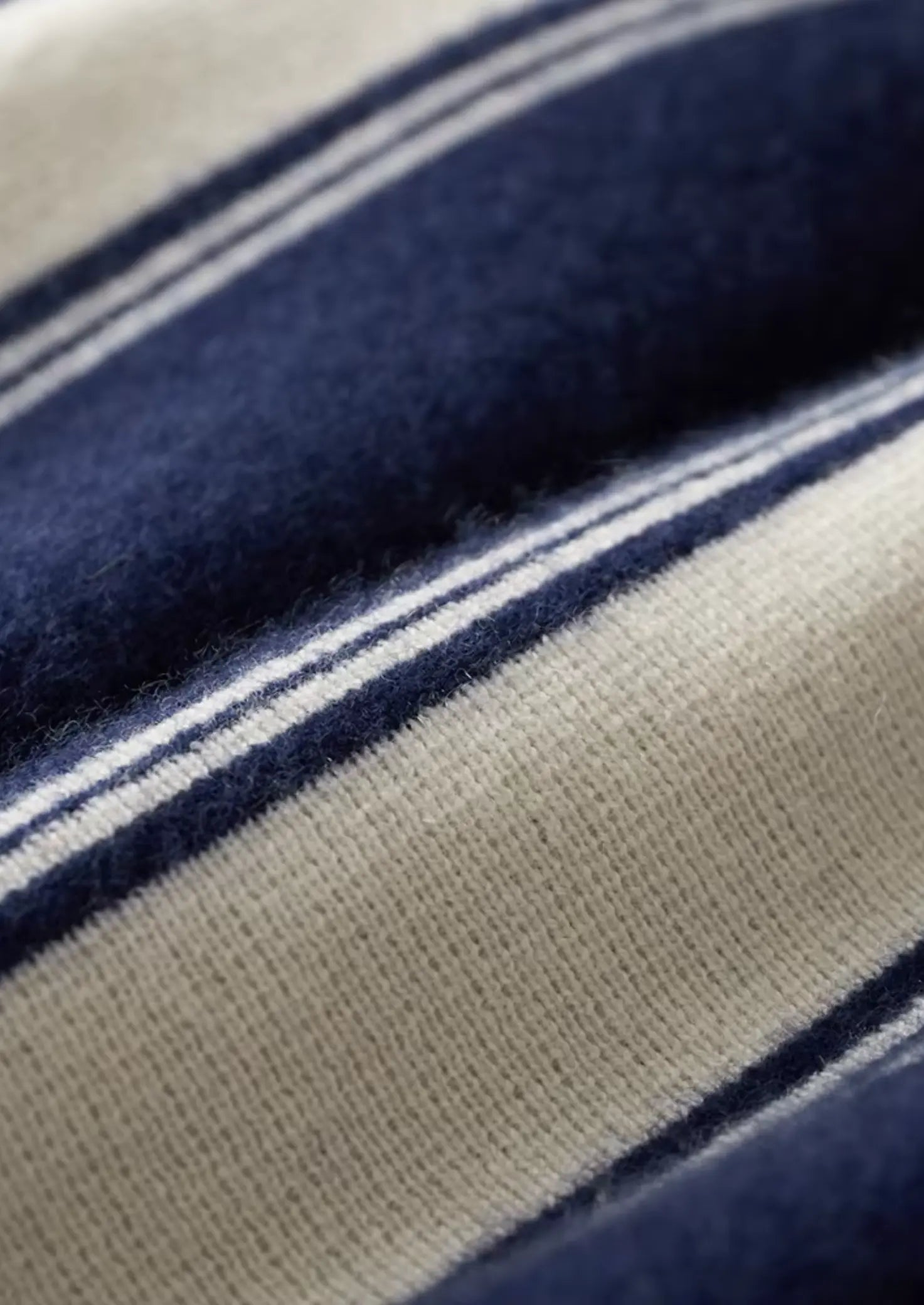 Herre tracksuit i varm uldblend – zip-hoodie & afslappede joggers med sporty striber - Havn Studio