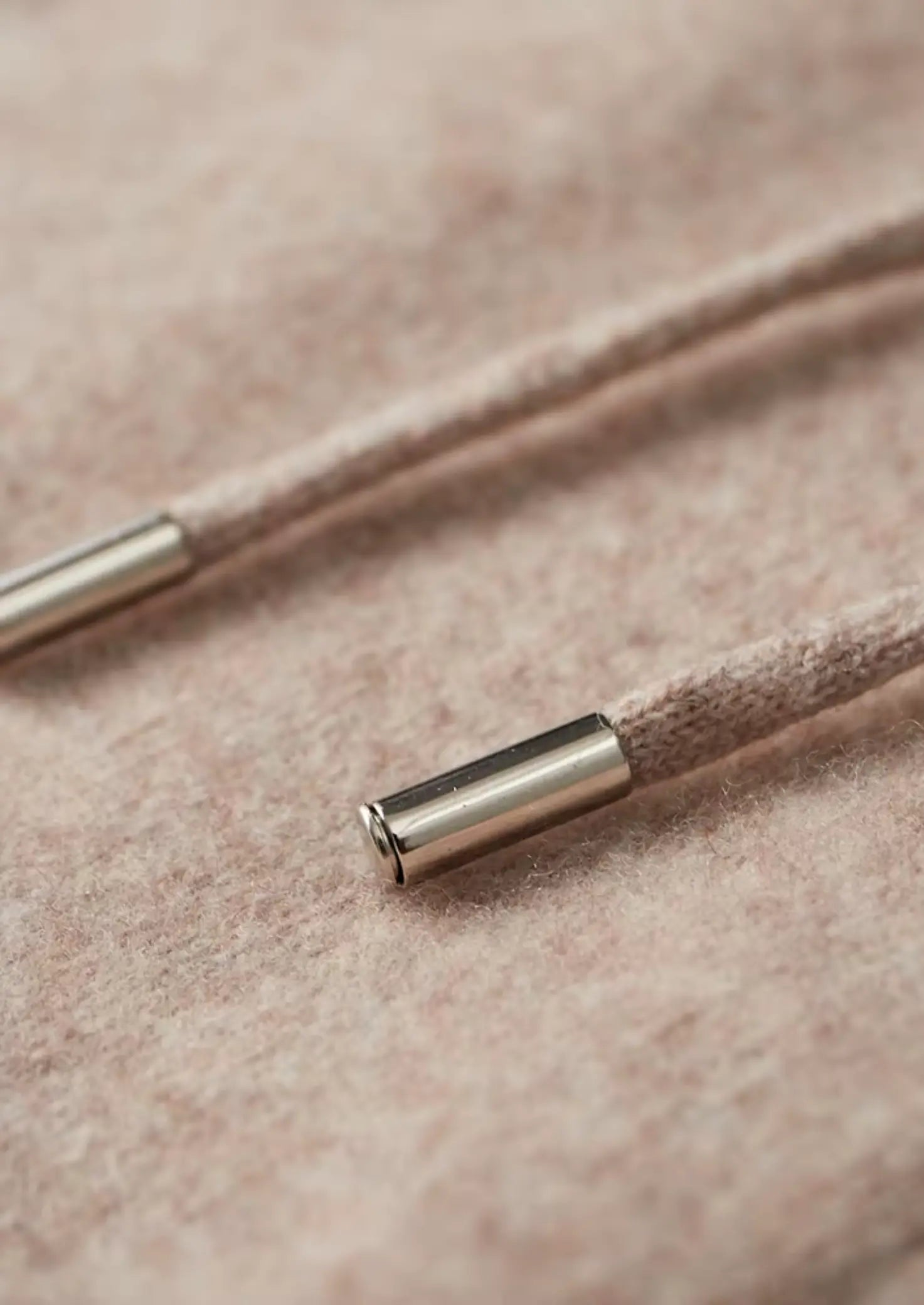 Herre loungesæt i blød uldblend – hættetrøje & afslappede bukser - Havn Studio