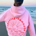 Dame Hoodie – Blød Oversized Hoodie med Chasing Sunsets Print - Havn Studio